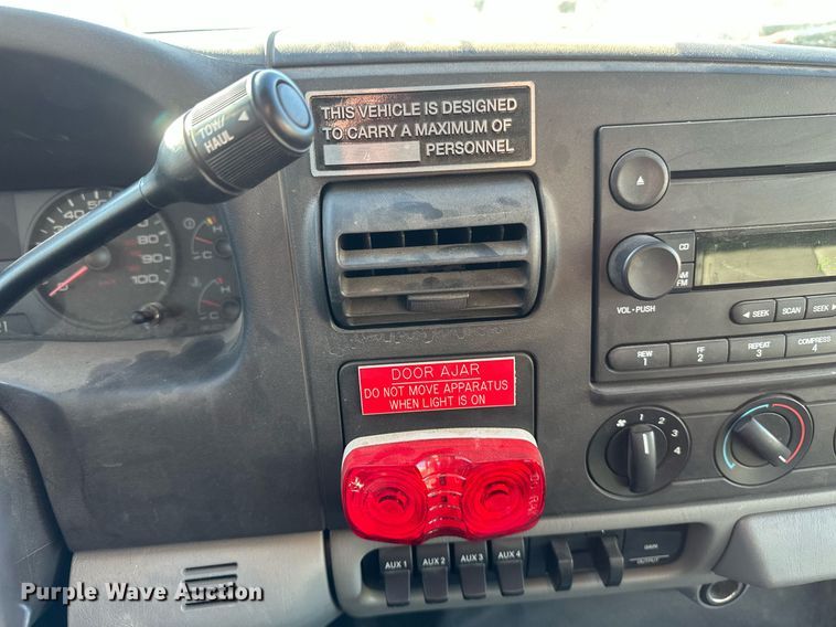 image for item DV0621 2007 Ford F550 Crew Cab truck cab and chassis