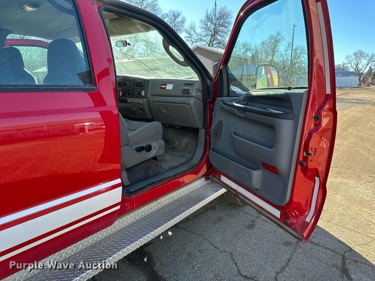 image for item DV0621 2007 Ford F550 Crew Cab truck cab and chassis