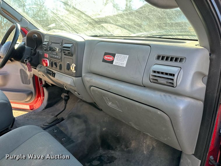 image for item DV0621 2007 Ford F550 Crew Cab truck cab and chassis