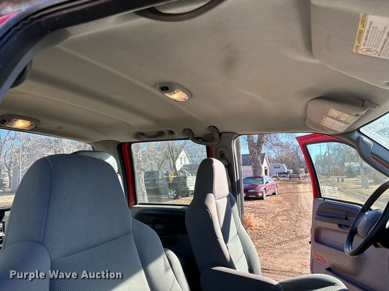 image for item DV0621 2007 Ford F550 Crew Cab truck cab and chassis