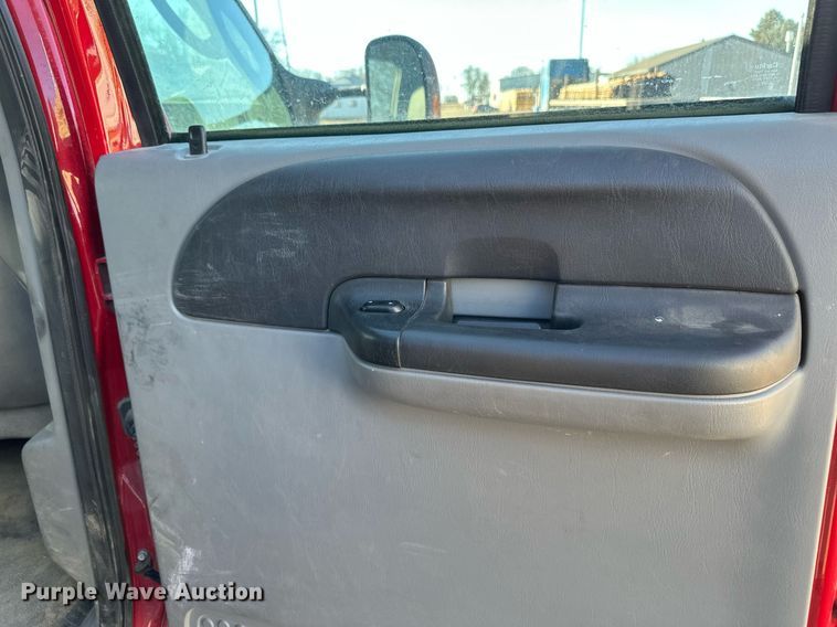 image for item DV0621 2007 Ford F550 Crew Cab truck cab and chassis