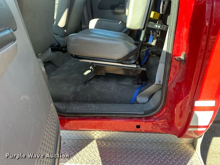 image for item DV0621 2007 Ford F550 Crew Cab truck cab and chassis