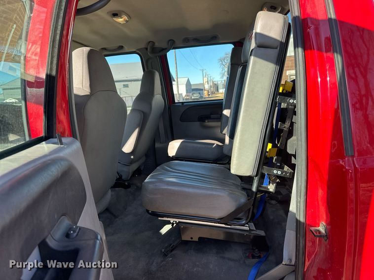 image for item DV0621 2007 Ford F550 Crew Cab truck cab and chassis