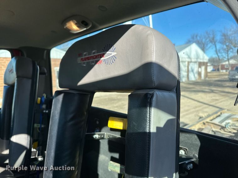 image for item DV0621 2007 Ford F550 Crew Cab truck cab and chassis