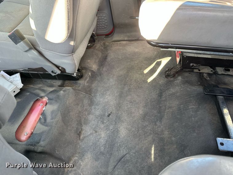 image for item DV0621 2007 Ford F550 Crew Cab truck cab and chassis