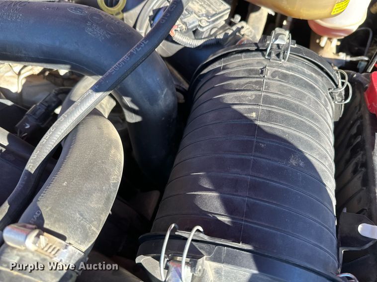 image for item DV0621 2007 Ford F550 Crew Cab truck cab and chassis