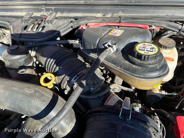 image for item DV0621 2007 Ford F550 Crew Cab truck cab and chassis