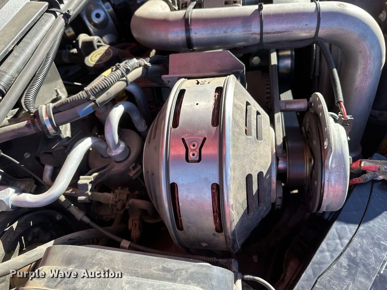 image for item DV0621 2007 Ford F550 Crew Cab truck cab and chassis