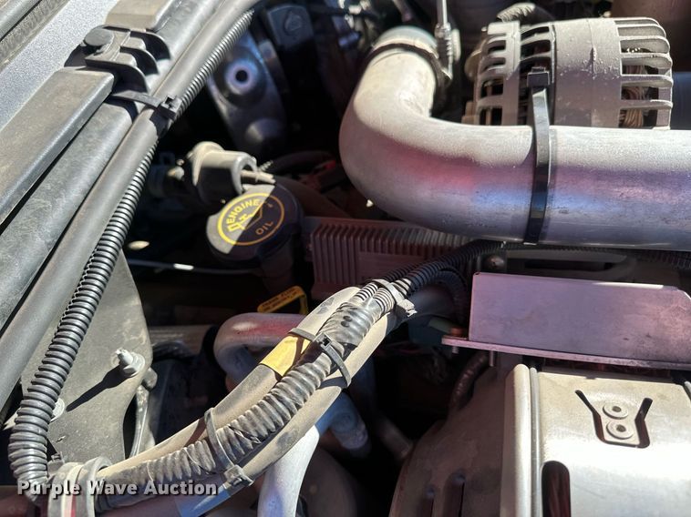 image for item DV0621 2007 Ford F550 Crew Cab truck cab and chassis