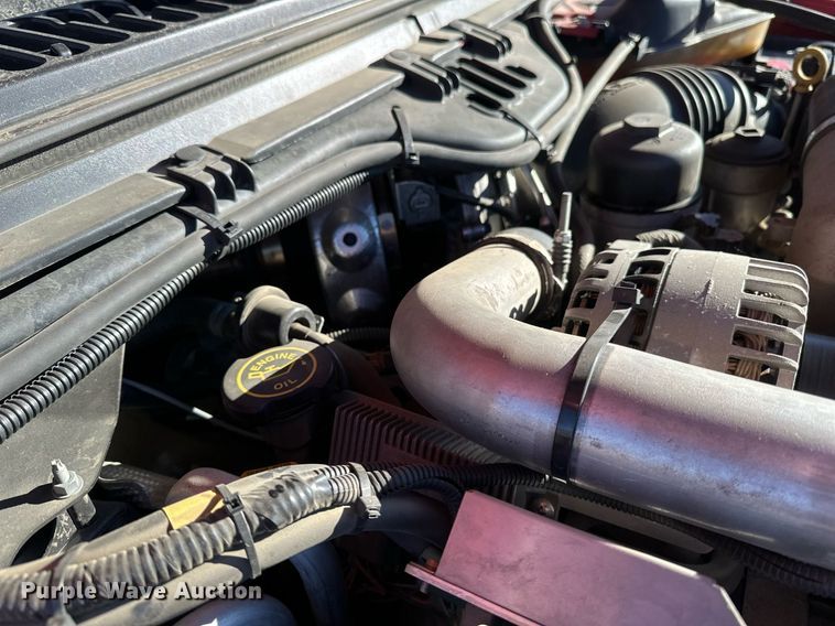 image for item DV0621 2007 Ford F550 Crew Cab truck cab and chassis