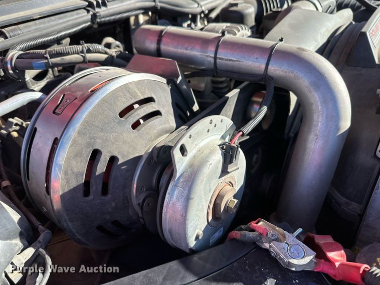 image for item DV0621 2007 Ford F550 Crew Cab truck cab and chassis