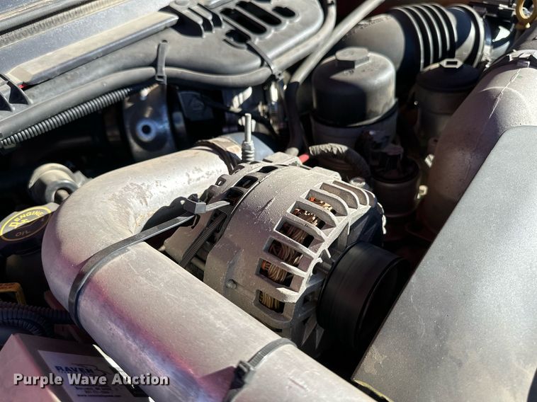 image for item DV0621 2007 Ford F550 Crew Cab truck cab and chassis