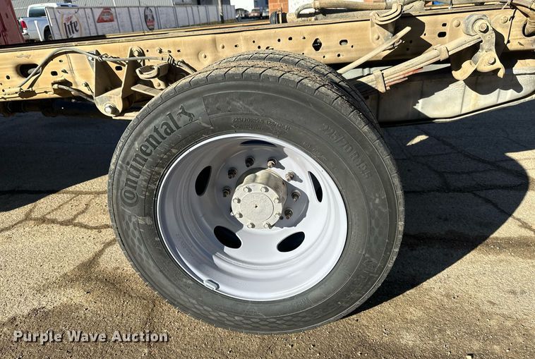 image for item DV0621 2007 Ford F550 Crew Cab truck cab and chassis