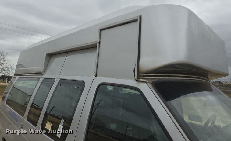 image for item DV1291 2014 Ford E350 Super Duty shuttle bus