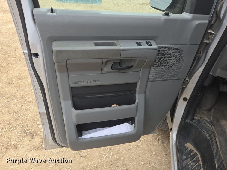 image for item DV1291 2014 Ford E350 Super Duty shuttle bus