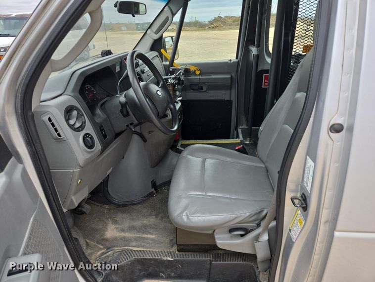 image for item DV1291 2014 Ford E350 Super Duty shuttle bus