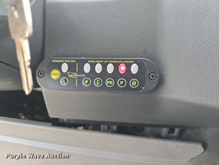 image for item DV1291 2014 Ford E350 Super Duty shuttle bus