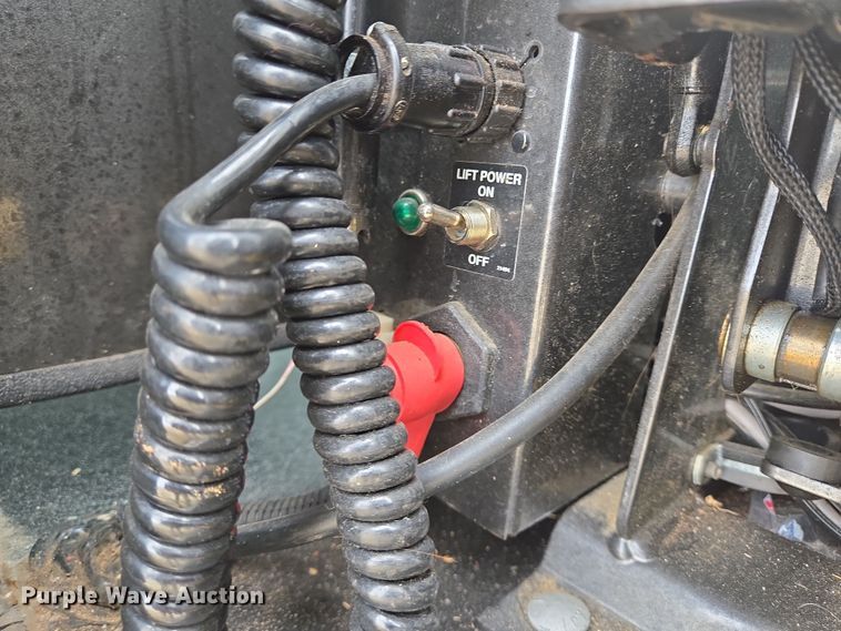 image for item DV1291 2014 Ford E350 Super Duty shuttle bus