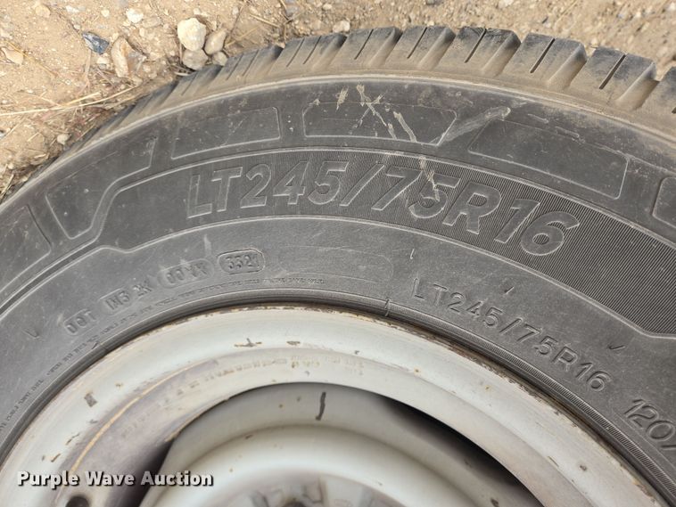 image for item DV1291 2014 Ford E350 Super Duty shuttle bus