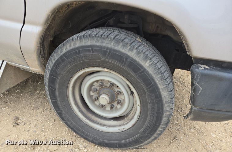 image for item DV1291 2014 Ford E350 Super Duty shuttle bus