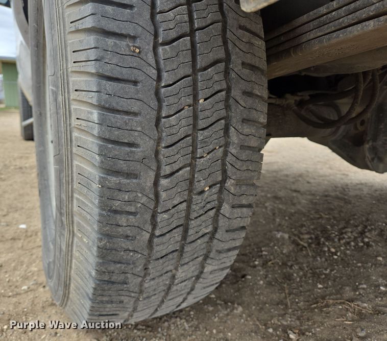 image for item DV1291 2014 Ford E350 Super Duty shuttle bus