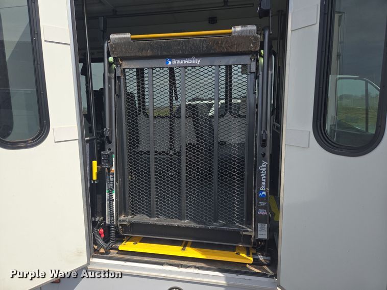 image for item DV1292 2018 Glaval Ford Transit 350 shuttle bus