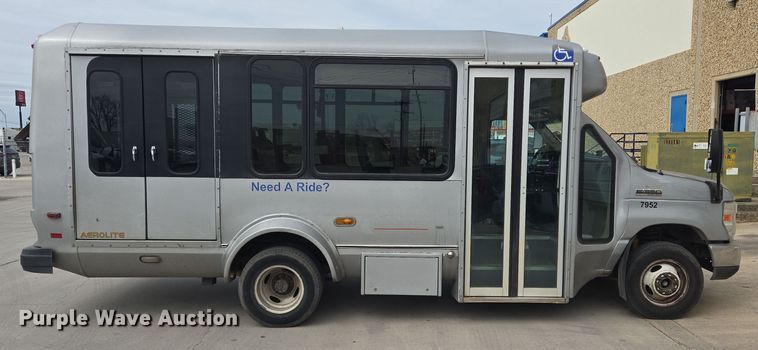 image for item DV1293 2014 Eldorado Ford E350 shuttle bus