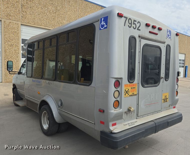 image for item DV1293 2014 Eldorado Ford E350 shuttle bus