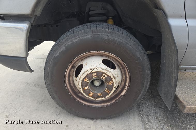 image for item DV1293 2014 Eldorado Ford E350 shuttle bus