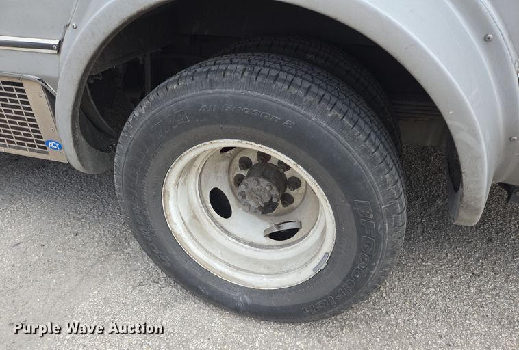 image for item DV1293 2014 Eldorado Ford E350 shuttle bus