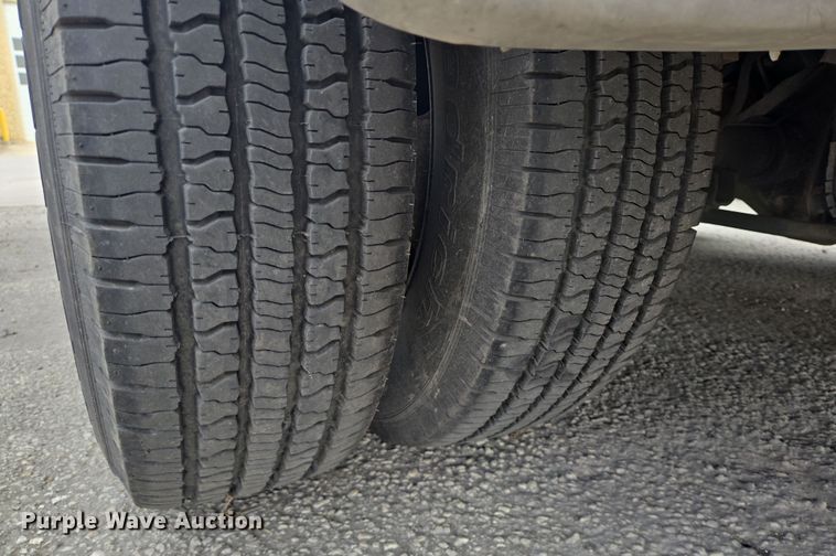 image for item DV1293 2014 Eldorado Ford E350 shuttle bus