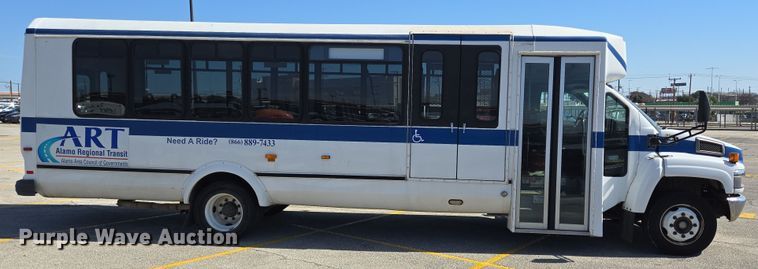 image for item DV1294 2009 Eldorado Chevrolet C5500 shuttle bus