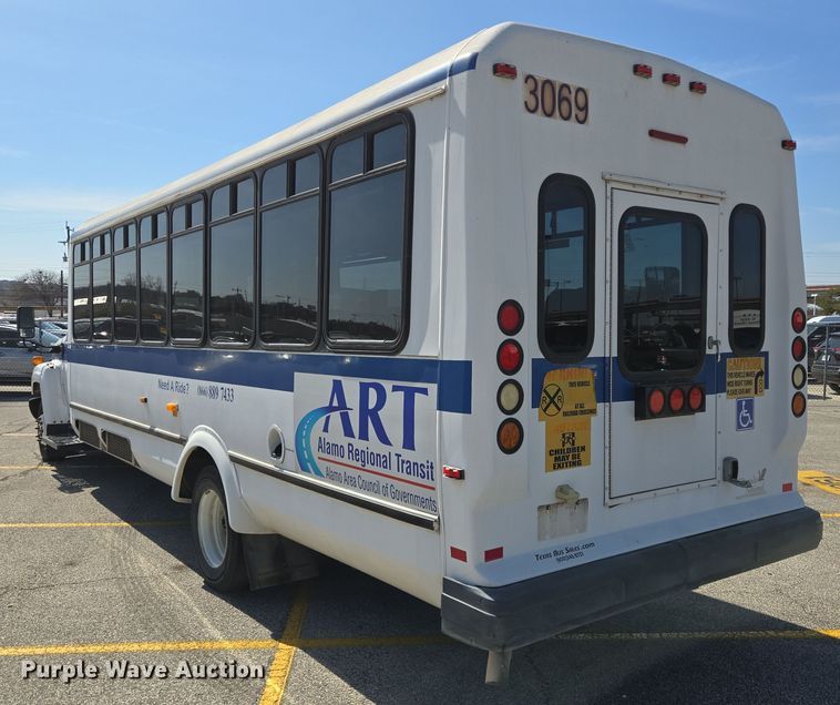 image for item DV1294 2009 Eldorado Chevrolet C5500 shuttle bus