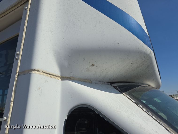 image for item DV1294 2009 Eldorado Chevrolet C5500 shuttle bus