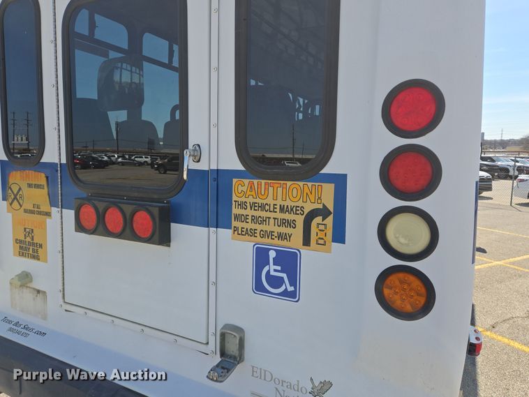 image for item DV1294 2009 Eldorado Chevrolet C5500 shuttle bus