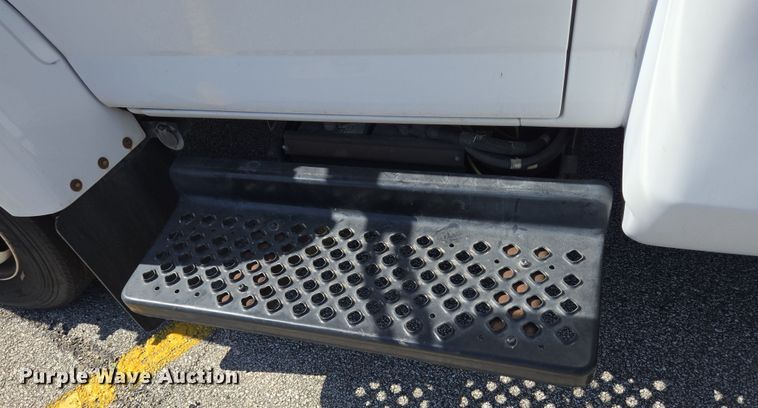 image for item DV1294 2009 Eldorado Chevrolet C5500 shuttle bus