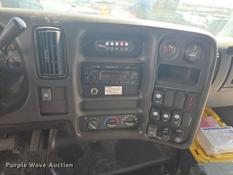 image for item DV1294 2009 Eldorado Chevrolet C5500 shuttle bus