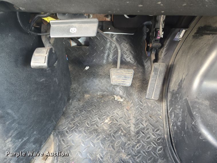 image for item DV1294 2009 Eldorado Chevrolet C5500 shuttle bus