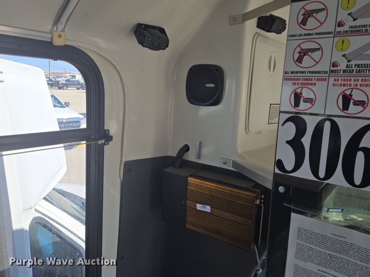 image for item DV1294 2009 Eldorado Chevrolet C5500 shuttle bus