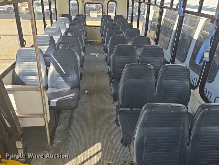 image for item DV1294 2009 Eldorado Chevrolet C5500 shuttle bus