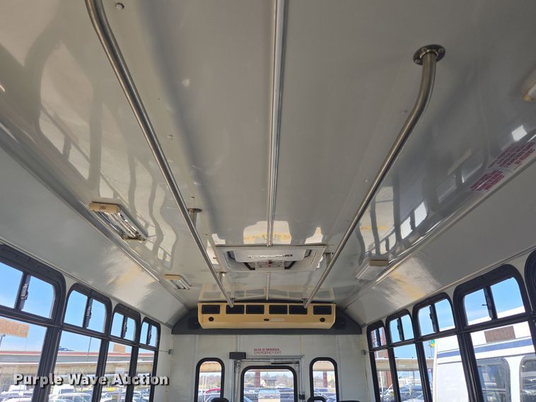 image for item DV1294 2009 Eldorado Chevrolet C5500 shuttle bus