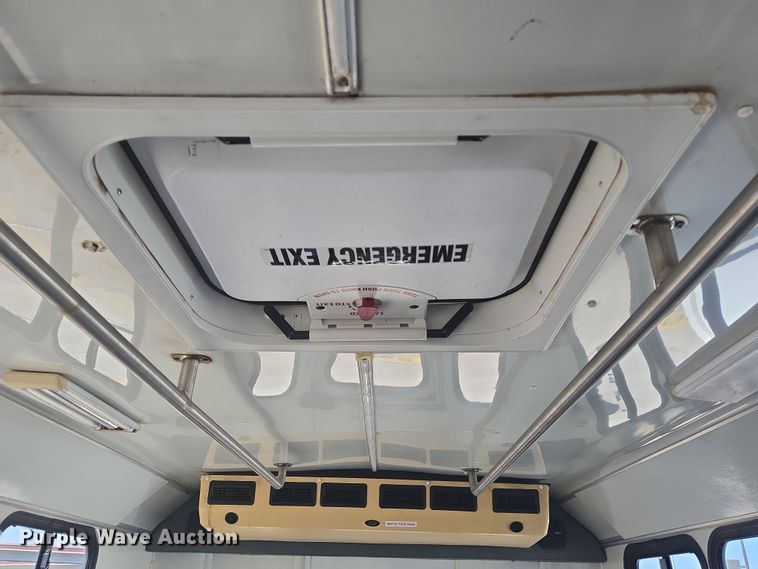 image for item DV1294 2009 Eldorado Chevrolet C5500 shuttle bus