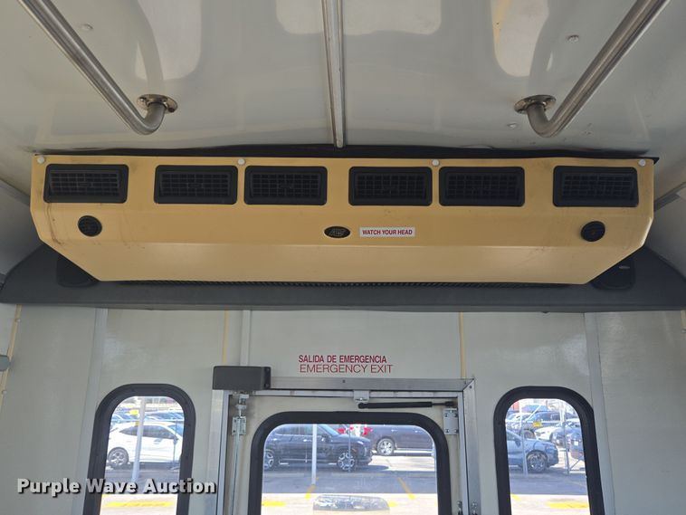 image for item DV1294 2009 Eldorado Chevrolet C5500 shuttle bus