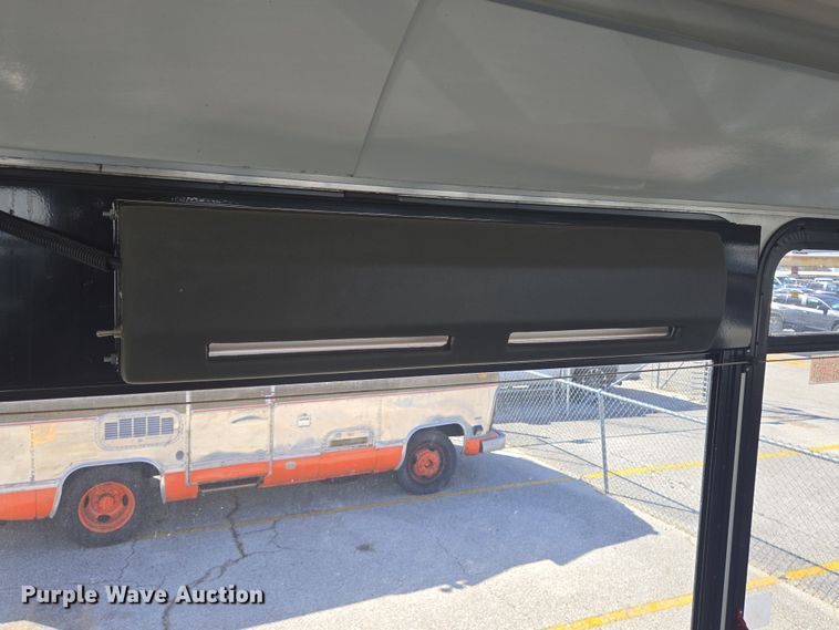 image for item DV1294 2009 Eldorado Chevrolet C5500 shuttle bus