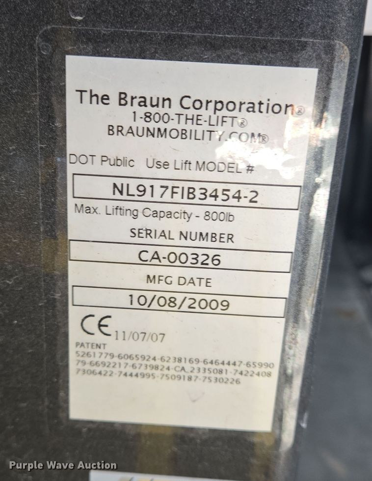 image for item DV1294 2009 Eldorado Chevrolet C5500 shuttle bus