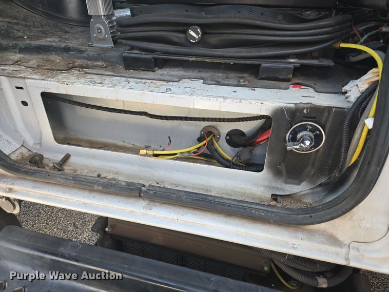 image for item DV1294 2009 Eldorado Chevrolet C5500 shuttle bus