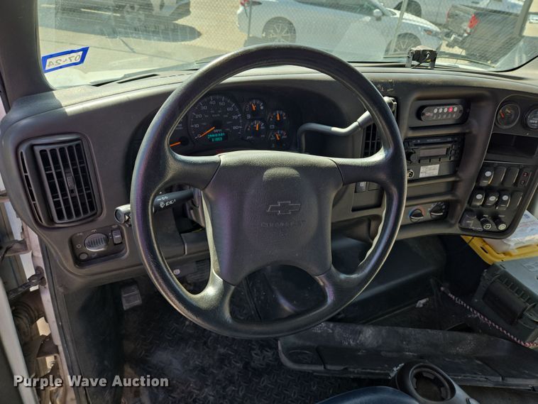 image for item DV1294 2009 Eldorado Chevrolet C5500 shuttle bus