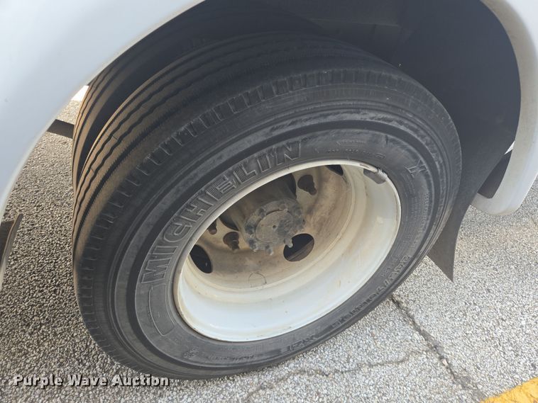 image for item DV1294 2009 Eldorado Chevrolet C5500 shuttle bus