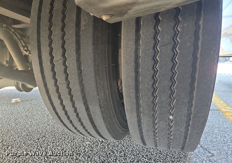 image for item DV1294 2009 Eldorado Chevrolet C5500 shuttle bus