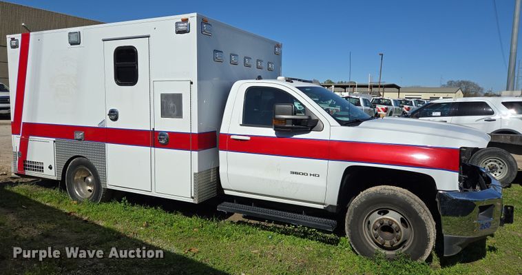 image for item DV1303 2017 Chevrolet Silverado 3500HD ambulance